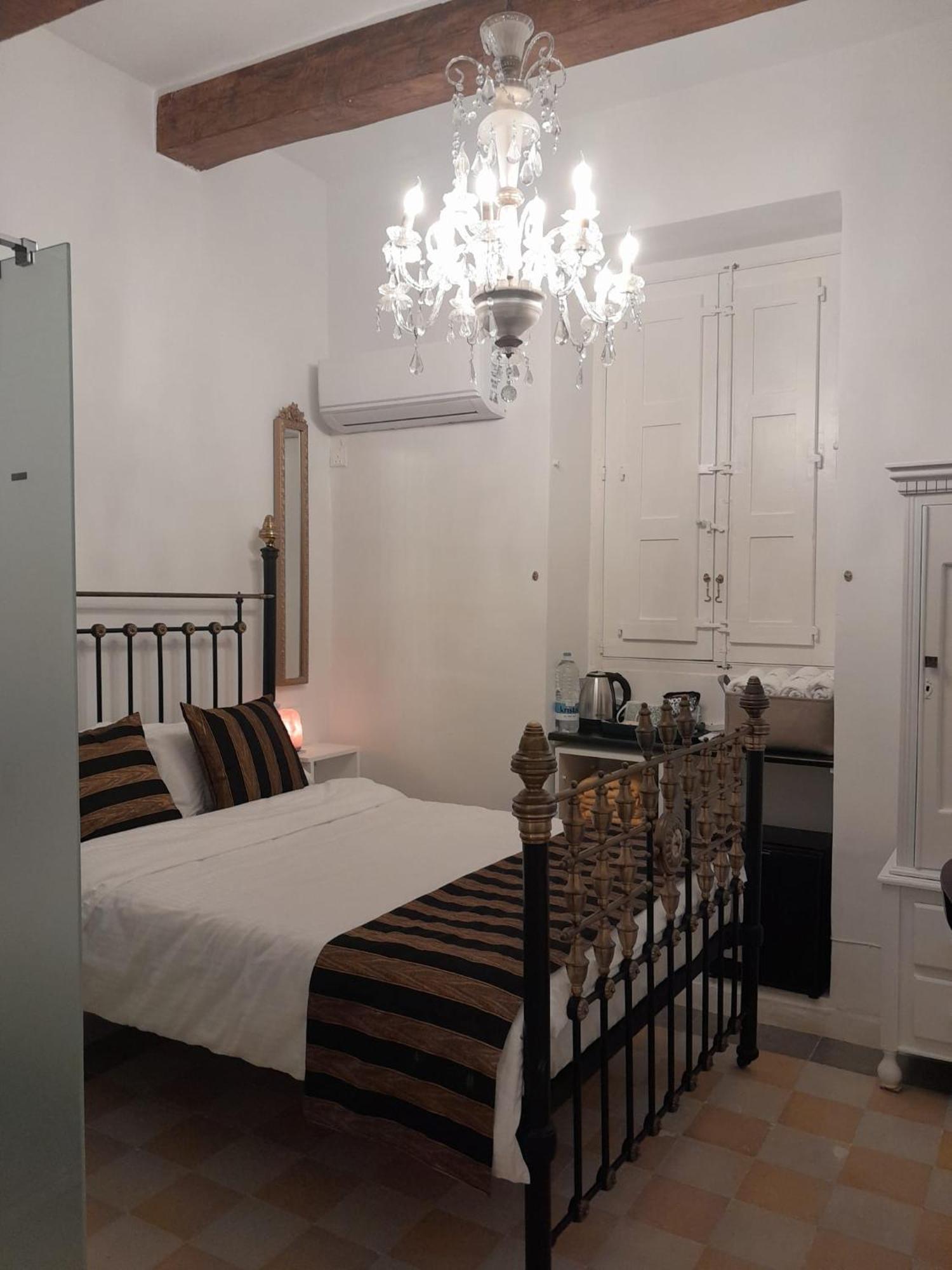 Charming Town House In Cospicua, Valperga Rooms Εξωτερικό φωτογραφία