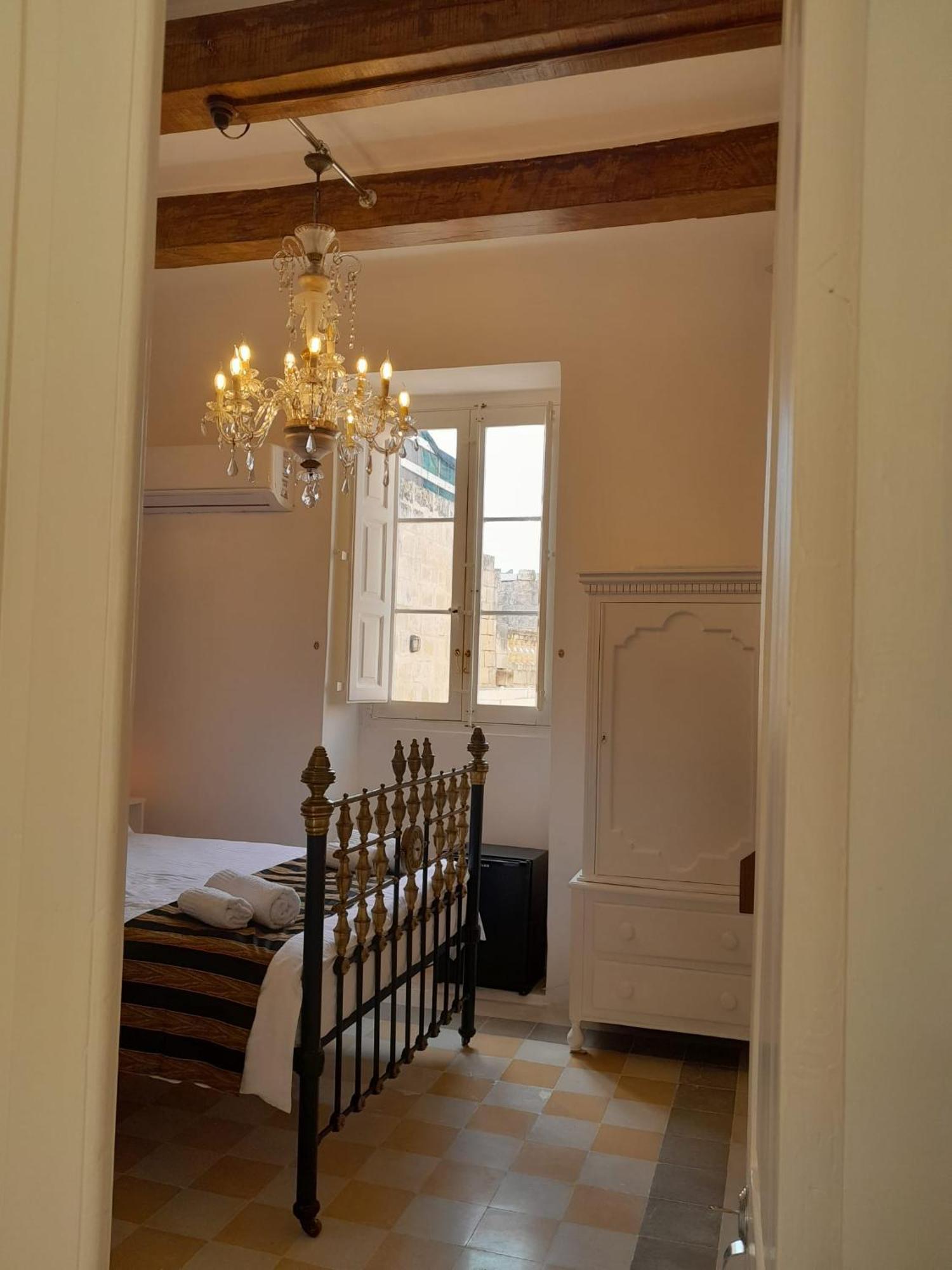 Charming Town House In Cospicua, Valperga Rooms Εξωτερικό φωτογραφία